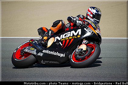 edwards_001_motogp_2012_usa_laguna_seca.jpg