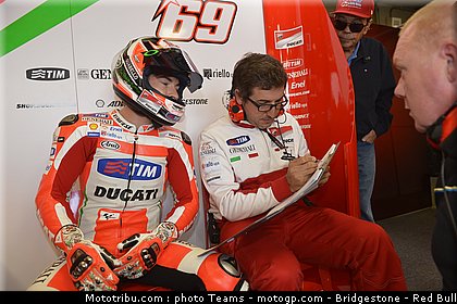 hayden_004_motogp_2012_usa_laguna_seca.jpg