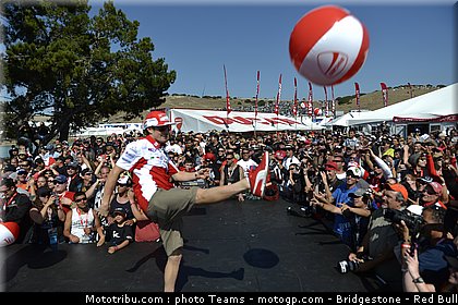 hayden_019_motogp_2012_usa_laguna_seca.jpg