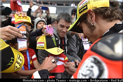 rossi_006_motogp_2012_usa_laguna_seca.jpg
