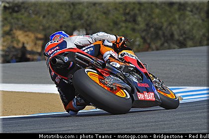 stoner_011_motogp_2012_usa_laguna_seca.jpg