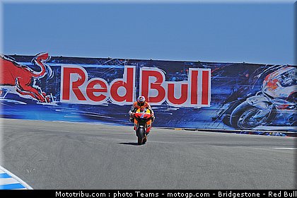 stoner_016_motogp_2012_usa_laguna_seca.jpg