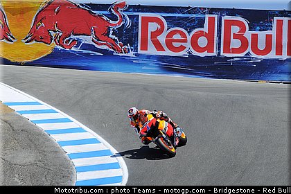 stoner_017_motogp_2012_usa_laguna_seca.jpg