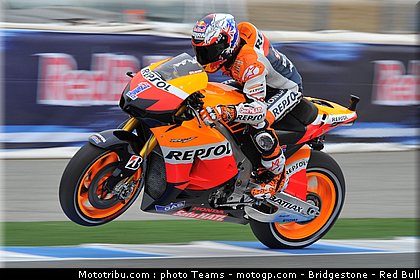 stoner_019_motogp_2012_usa_laguna_seca.jpg