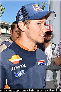 stoner_020_motogp_2012_usa_laguna_seca.jpg