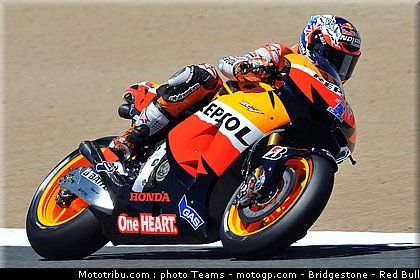 stoner_043_motogp_2012_usa_laguna_seca.jpg