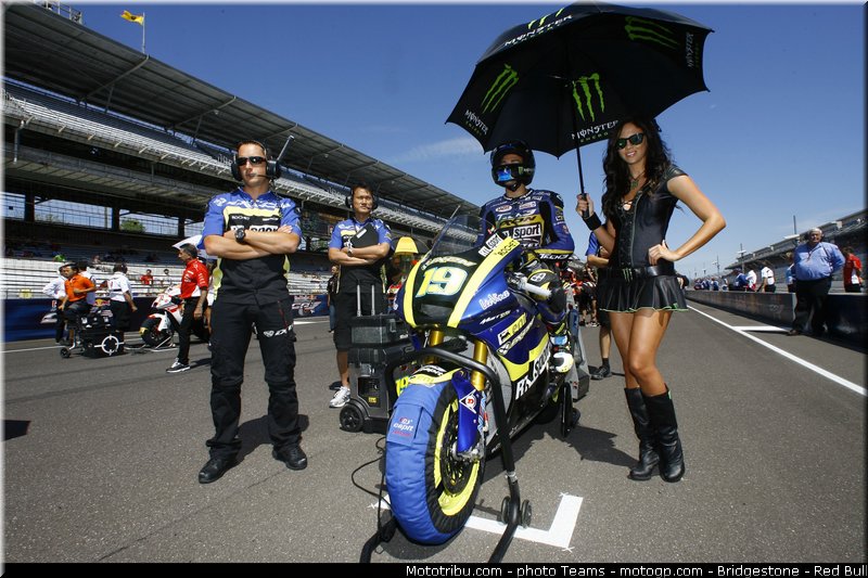 motogp_pitbabe_007_usa_indianapolis_2012