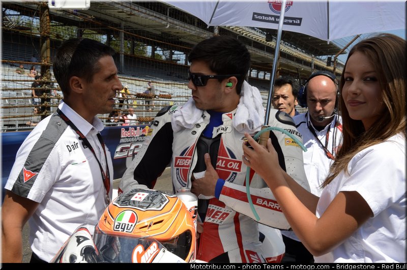 motogp_pitbabe_014_usa_indianapolis_2012