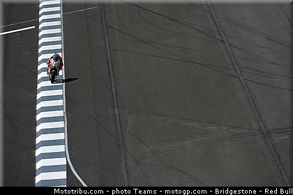 motogp_hayden_005_usa_indianapolis_2012.jpg