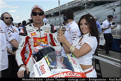 motogp_pitbabe_001_usa_indianapolis_2012.jpg