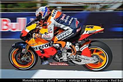 motogp_stoner_001_usa_indianapolis_2012.jpg