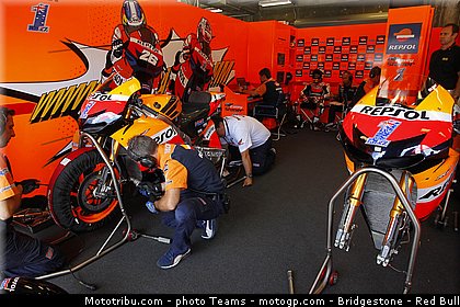 motogp_stoner_009_usa_indianapolis_2012.jpg