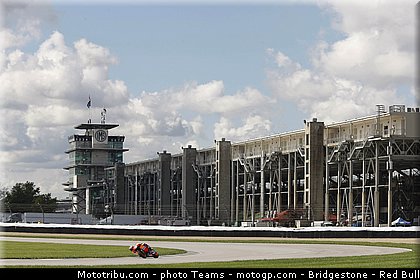motogp_stoner_021_usa_indianapolis_2012.jpg