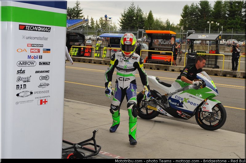 moto2_aegerter_0009_republique_tcheque_brno_2012_mototribu