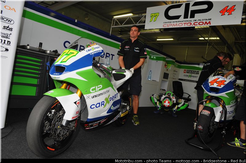 moto2_aegerter_0013_republique_tcheque_brno_2012_mototribu