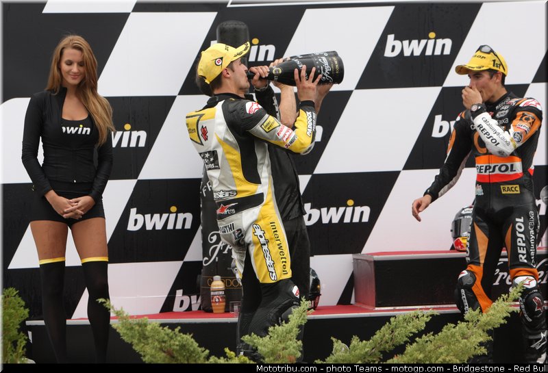 moto2_luthi_0010_republique_tcheque_brno_2012_mototribu
