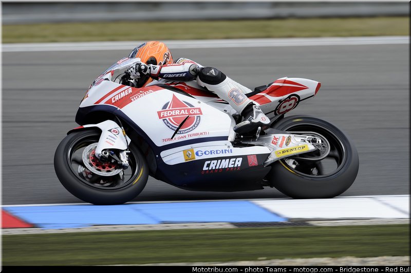 moto2_rea_0002_republique_tcheque_brno_2012_mototribu