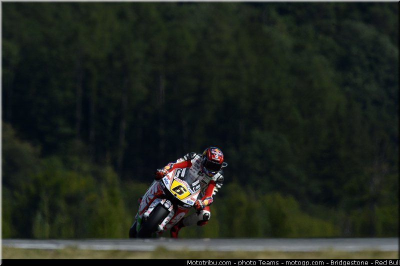 motogp_bradl_0022_republique_tcheque_brno_2012_mototribu