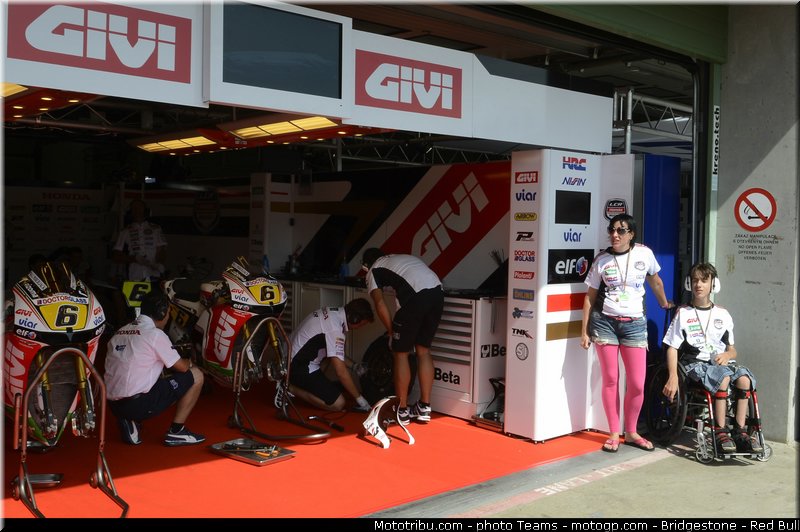 motogp_bradl_0040_republique_tcheque_brno_2012_mototribu