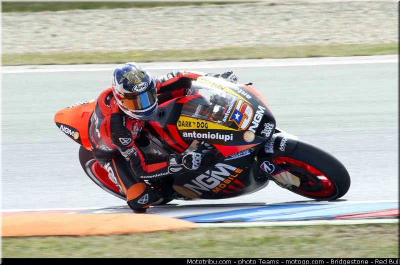motogp_edwards_0001_republique_tcheque_brno_2012_mototribu