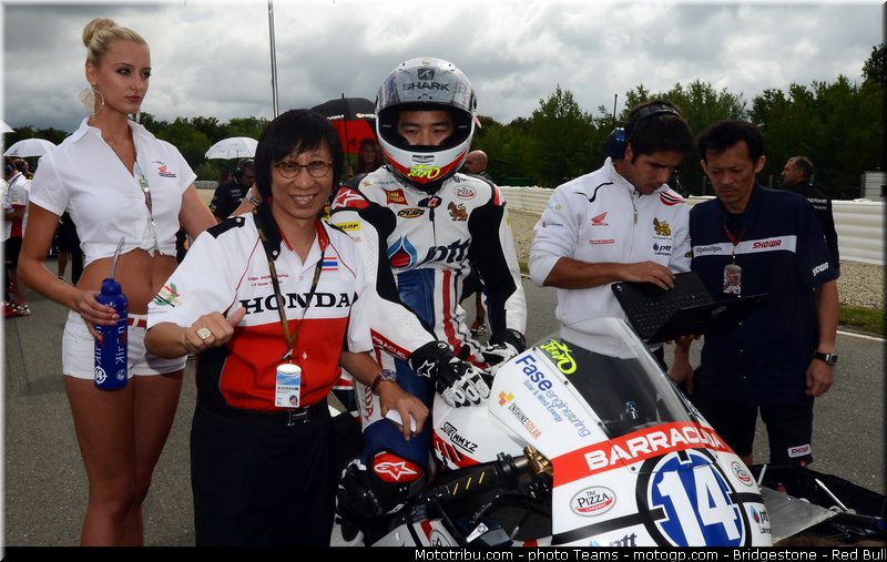 motogp_pitbabe_0034_republique_tcheque_brno_2012_mototribu