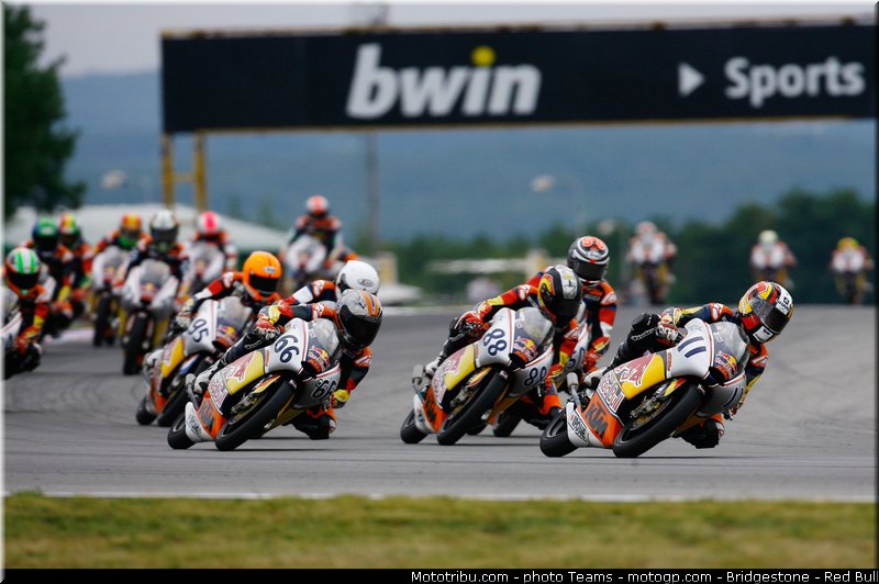 red_bull_rookie_cup_0020_republique_tcheque_brno_2012_mototribu