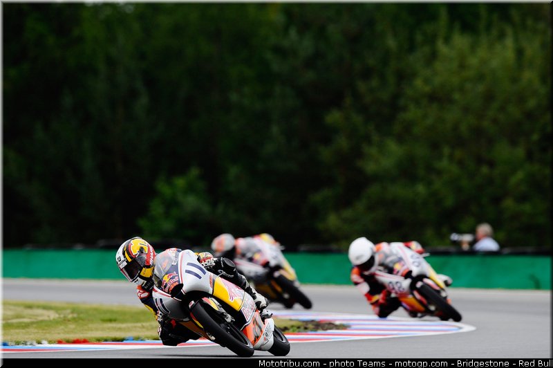 red_bull_rookie_cup_alt_0003_republique_tcheque_brno_2012_mototribu