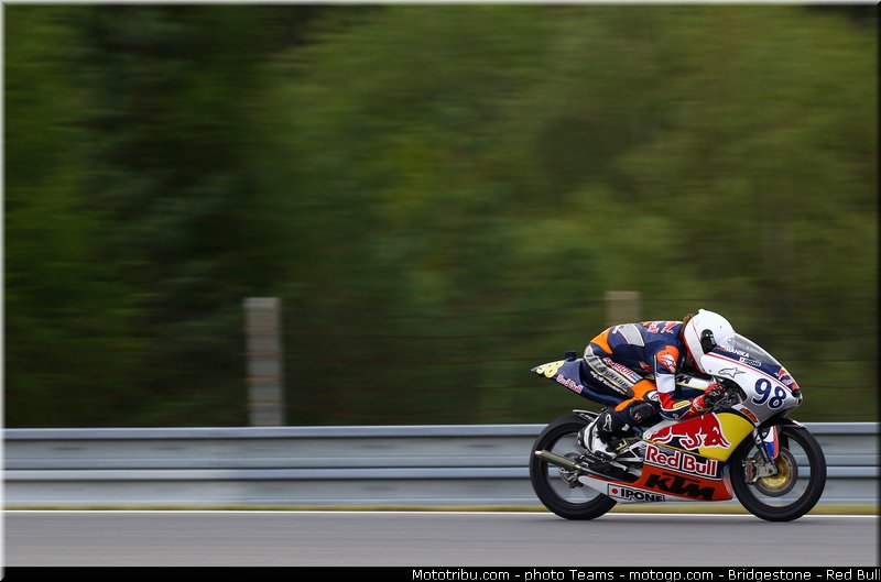 red_bull_rookie_cup_hanika_0003_republique_tcheque_brno_2012_mototribu