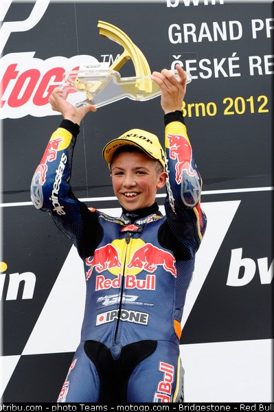 red_bull_rookie_cup_loi_0006_republique_tcheque_brno_2012_mototribu