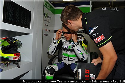moto2_aegerter_0005_republique_tcheque_brno_2012_mototribu.jpg