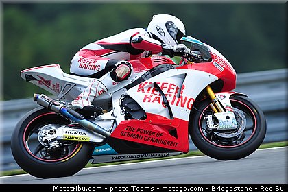 moto2_neukirchner_0007_republique_tcheque_brno_2012_mototribu.jpg