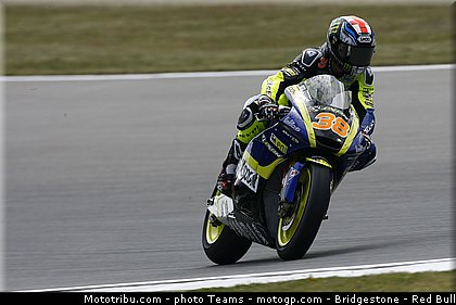 moto2_smith_0006_republique_tcheque_brno_2012_mototribu.jpg