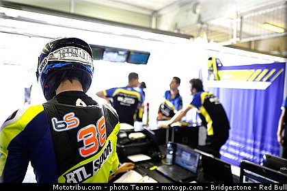 moto2_smith_0015_republique_tcheque_brno_2012_mototribu.jpg