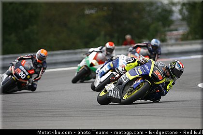 moto2_smith_0027_republique_tcheque_brno_2012_mototribu.jpg