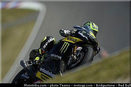 motogp_crutchlow_0019_republique_tcheque_brno_2012_mototribu.jpg