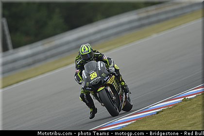 motogp_crutchlow_0027_republique_tcheque_brno_2012_mototribu.jpg