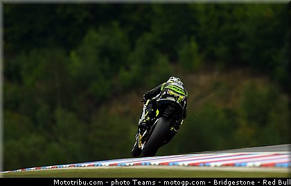 motogp_crutchlow_0031_republique_tcheque_brno_2012_mototribu.jpg