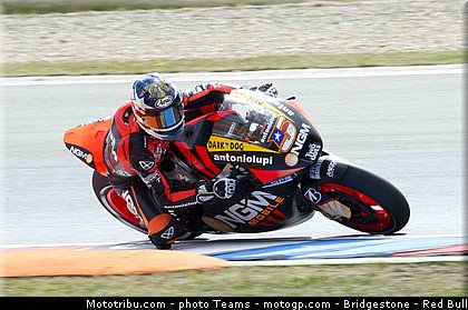 motogp_edwards_0001_republique_tcheque_brno_2012_mototribu.jpg