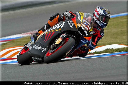 motogp_edwards_0003_republique_tcheque_brno_2012_mototribu.jpg