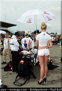motogp_pitbabe_0033_republique_tcheque_brno_2012_mototribu.jpg