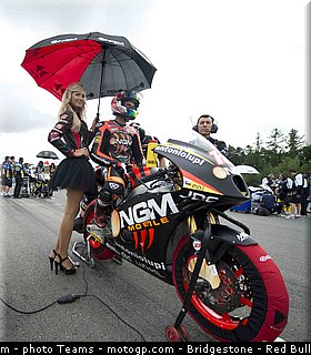 motogp_pitbabe_0036_republique_tcheque_brno_2012_mototribu.jpg