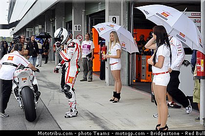motogp_pitbabe_0056_republique_tcheque_brno_2012_mototribu.jpg