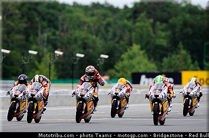 red_bull_rookie_cup_0005_republique_tcheque_brno_2012_mototribu.jpg