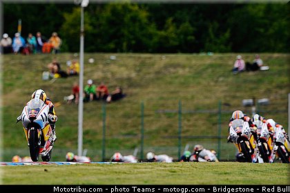 red_bull_rookie_cup_0006_republique_tcheque_brno_2012_mototribu.jpg