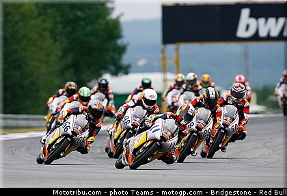red_bull_rookie_cup_0009_republique_tcheque_brno_2012_mototribu.jpg