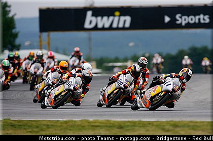 red_bull_rookie_cup_0020_republique_tcheque_brno_2012_mototribu.jpg