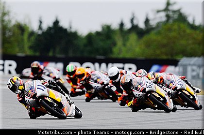 red_bull_rookie_cup_0022_republique_tcheque_brno_2012_mototribu.jpg
