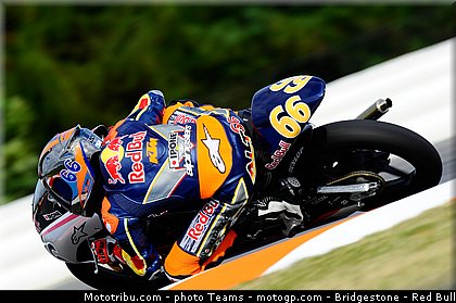 red_bull_rookie_cup_alt_0001_republique_tcheque_brno_2012_mototribu.jpg