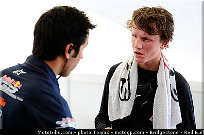 red_bull_rookie_cup_deroue_0002_republique_tcheque_brno_2012_mototribu.jpg