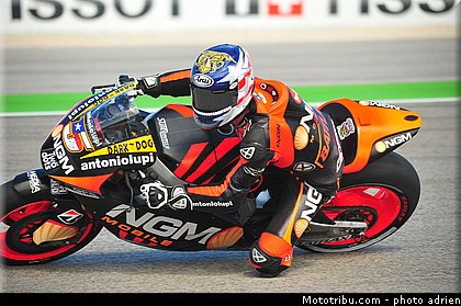 motogp_edwards_006_saint_marin_misano_2012.jpg